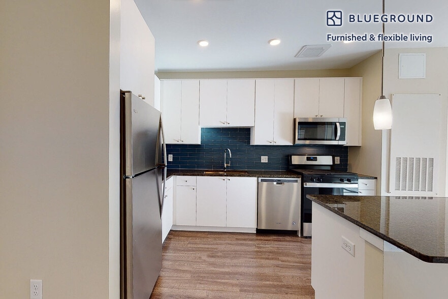 Building Photo - 79 Alexander St