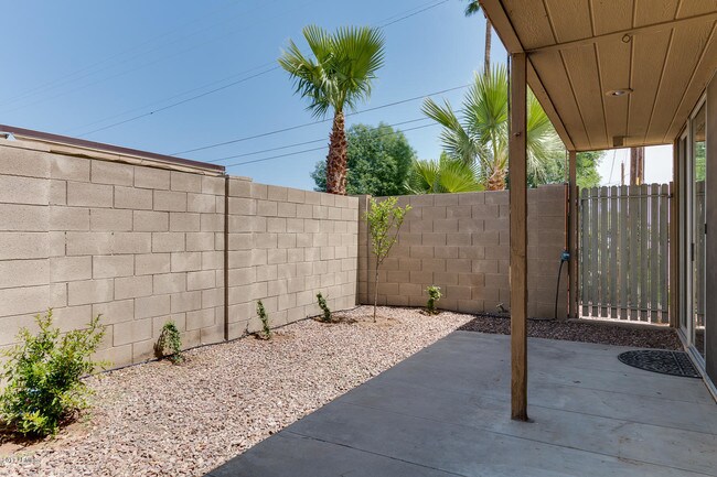 Building Photo - 4646 N 11th Ave