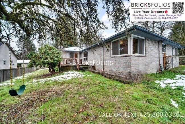 Building Photo - Charming Home Just Steps from Grass Lawn P...