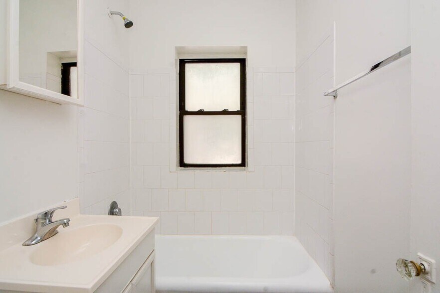 Building Photo - 541 W Arlington Pl