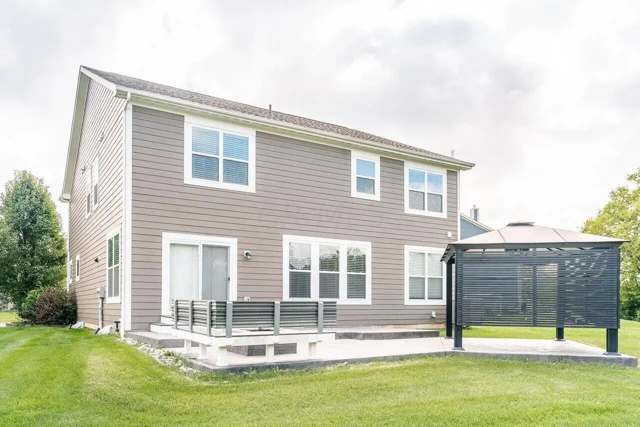 Building Photo - 5400 Middlebury Loop