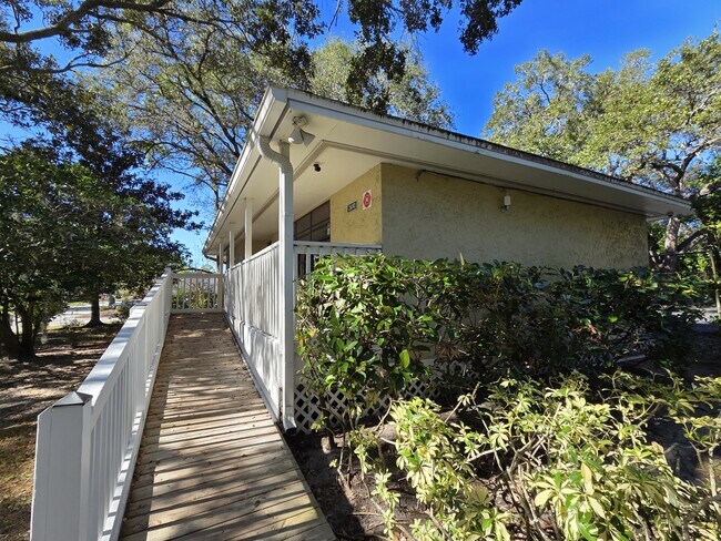 Building Photo - 2690 Coral Landings Blvd