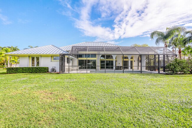 Building Photo - 8120 SE Waterway Dr