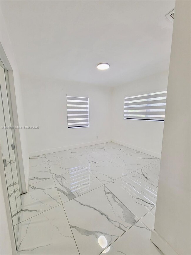 Building Photo - 8210 SW 29th St