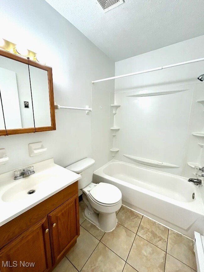 Building Photo - 201 Burton Dr