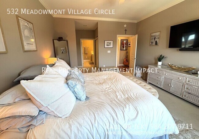 Building Photo - 532 Meadowmont Village Cir