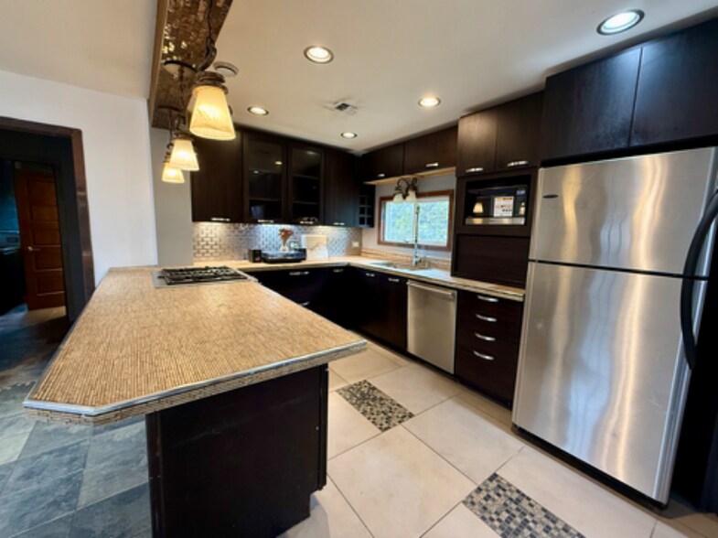 Building Photo - 5810 US 30