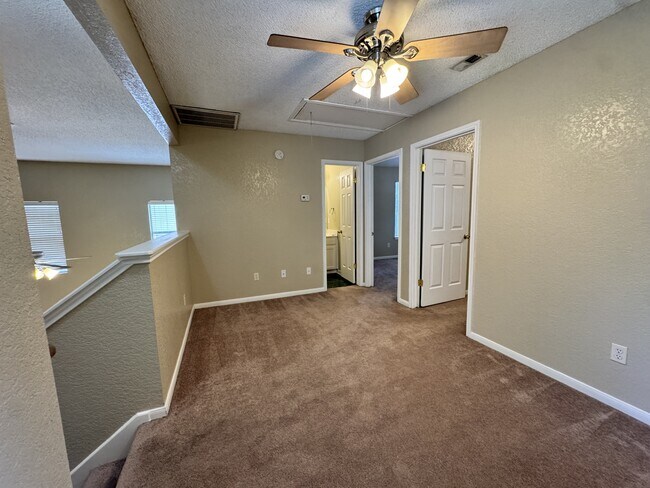 Building Photo - 2141 Redwing Way