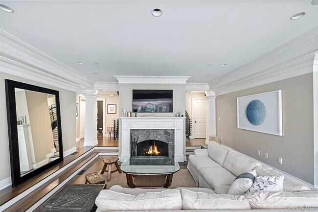 Building Photo - 12 Bishop Park Rd