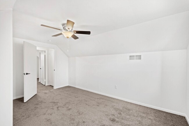 Building Photo - READY FOR JULY 1ST! Don't miss this UPDATED 3-bedroom!