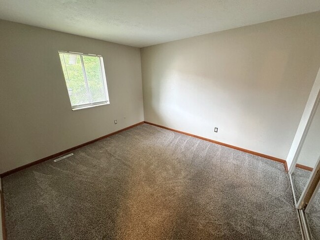 Building Photo - 3090 Highcliff Ct