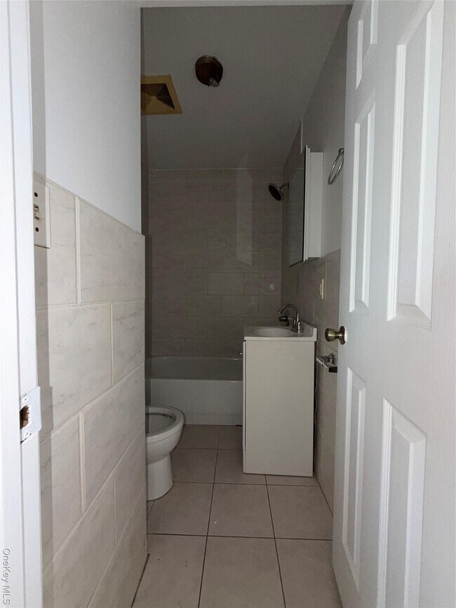 Building Photo - 2381 Belmont Ave