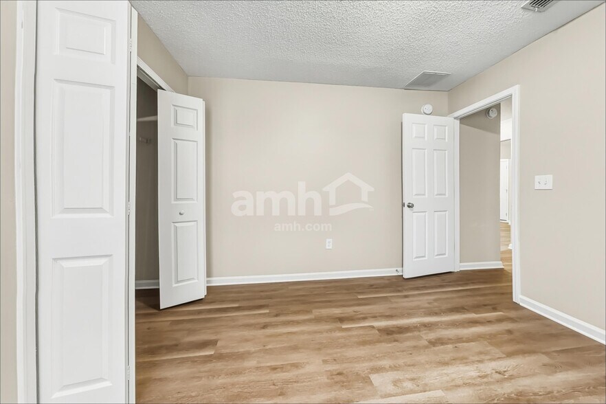 Building Photo - 2842 Taylor Hill Dr