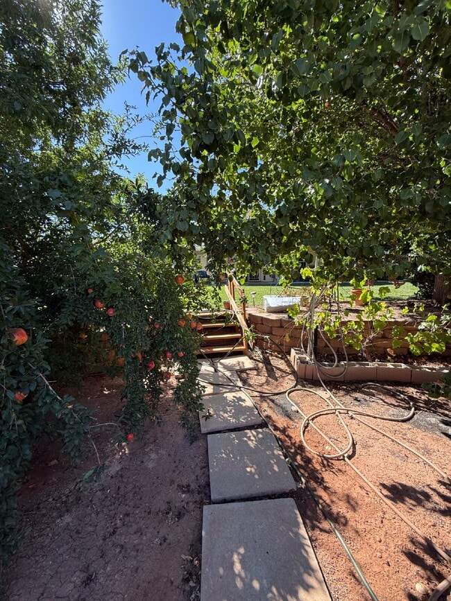 Building Photo - 2391 S Sandia Rd