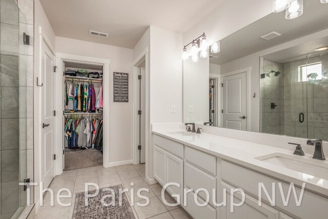 Building Photo - Stunning 2021 Edgewood Home in Westridge *...