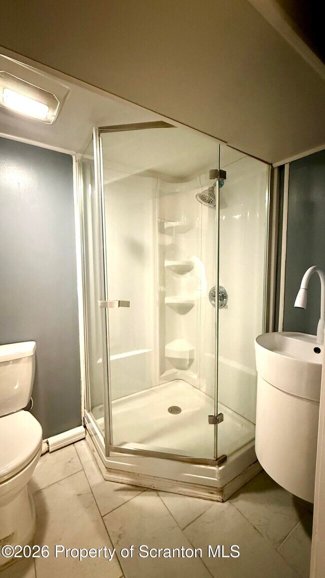 Building Photo - 110 Florence Ct
