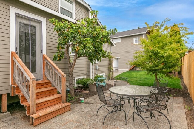 Building Photo - Beautiful Historic Multi Generational home in Heart of Snohomish