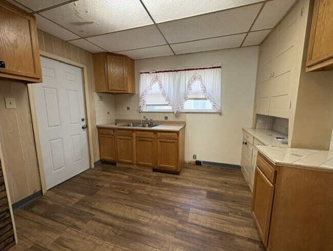 Building Photo - 1059 Wooster Rd W