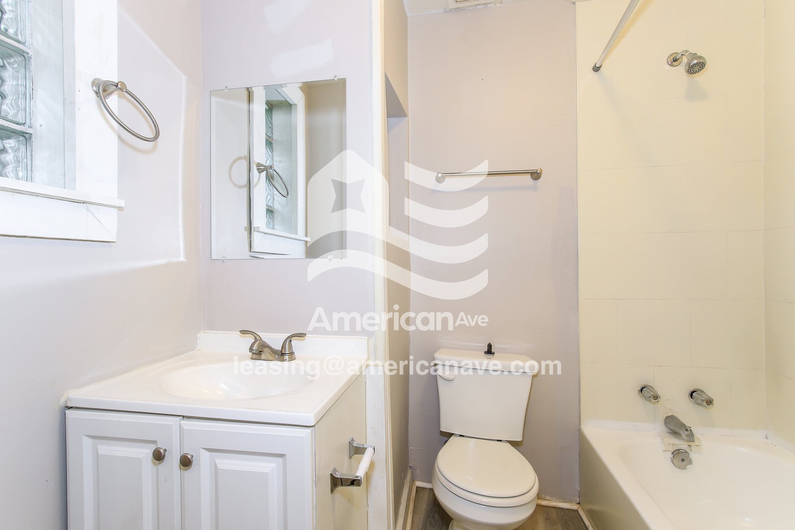 Building Photo - 1858 Watkins St