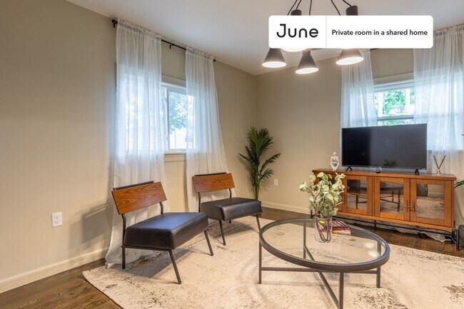 Building Photo - Room in Shared 6 bed/4 bath home