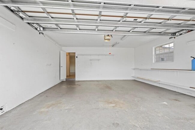 Building Photo - 3057 NW 103rd Ln