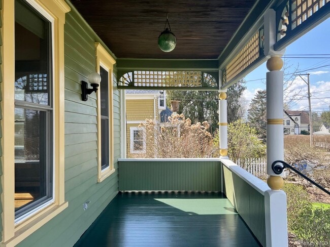 Building Photo - 8 Alden Pl