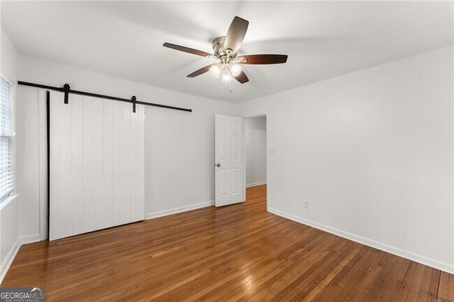 Building Photo - 4540 Club Valley Dr NE