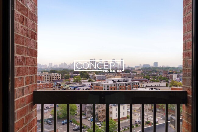 Building Photo - 15 N Beacon St