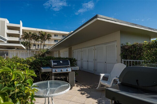 Building Photo - 350 S Beach Rd