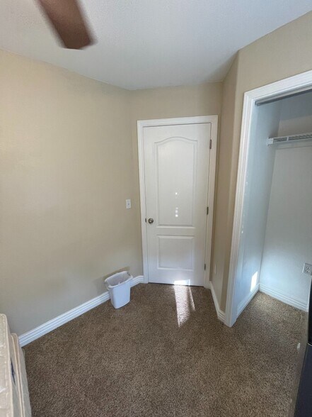 Building Photo - 1097 W 350 S