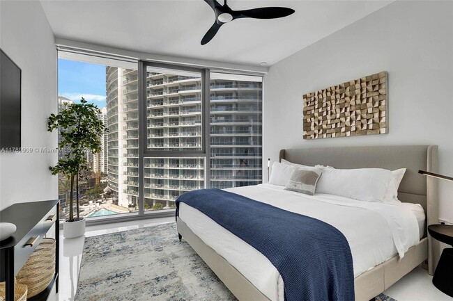 Building Photo - 300 Biscayne Blvd Way
