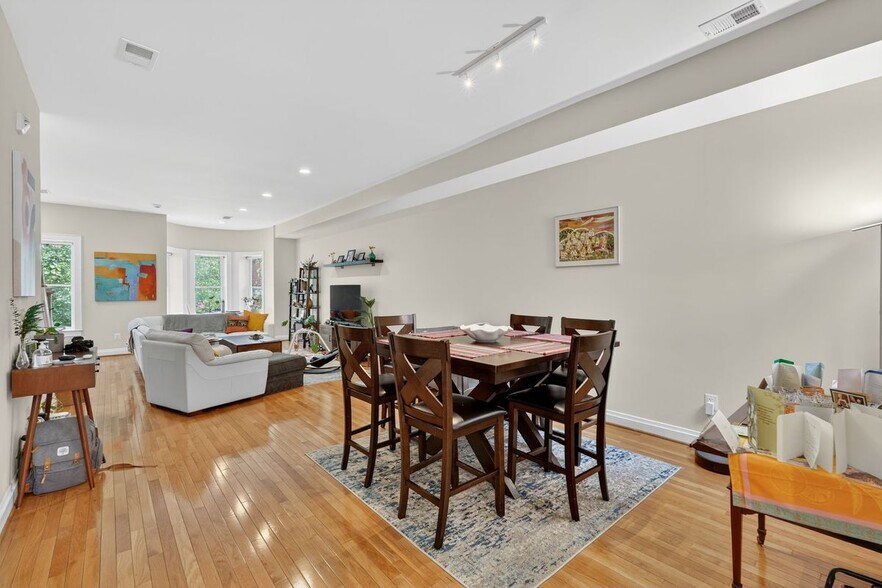 Building Photo - 1316 W St NW