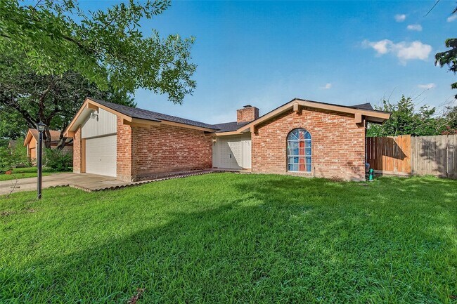 Building Photo - 8638 Little River Rd