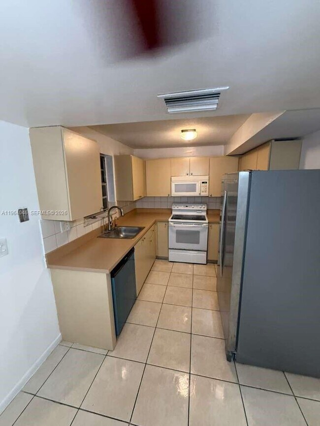 Building Photo - 11101 Royal Palm Blvd