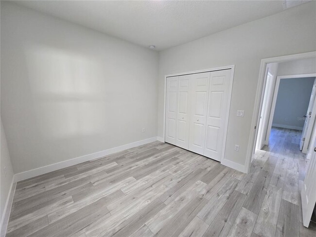 Building Photo - 1564 W Cary Dr