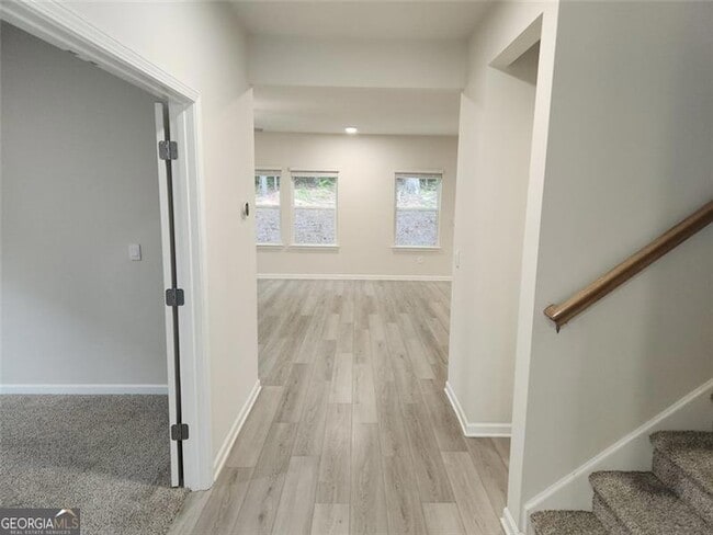 Building Photo - 235 Vly Oak Dr