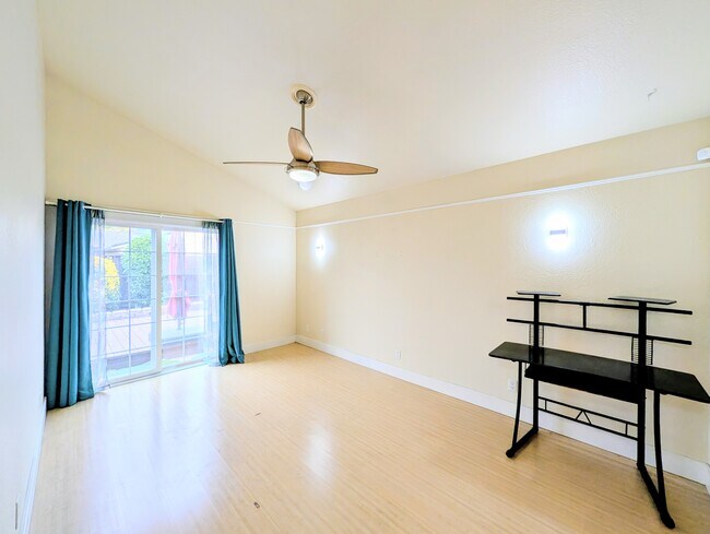 Building Photo - 32486 Lake Barlee Ln