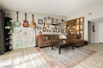 Building Photo - 5235 Sunnywood Dr