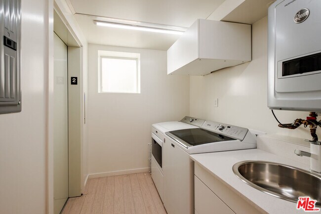 Building Photo - 18223 Coastline Dr