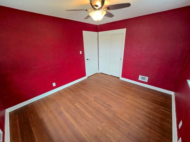 Building Photo - Charming 4-Bedroom Brick Ranch in Virginia Beach!