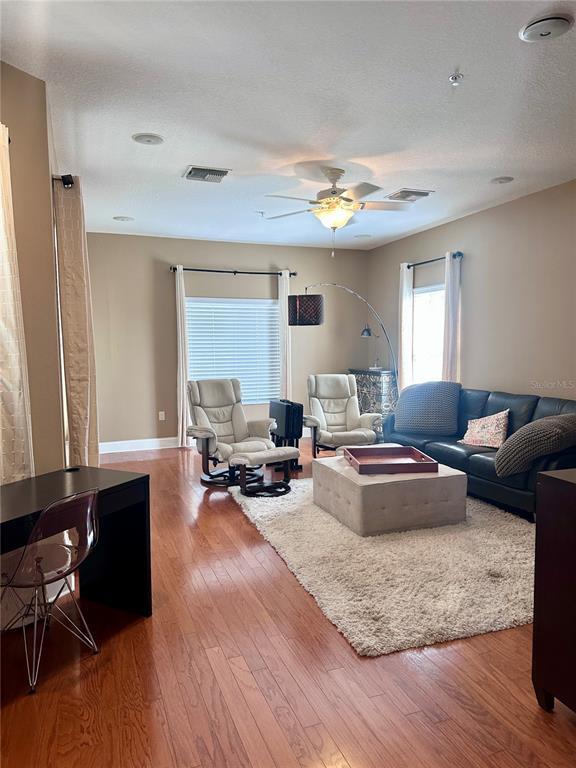 Building Photo - 2303 Kensington Gdns Ln