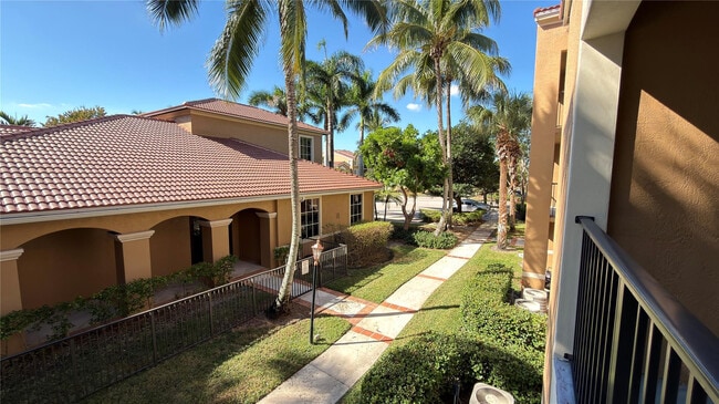 Building Photo - 8000 Nob Hl Rd