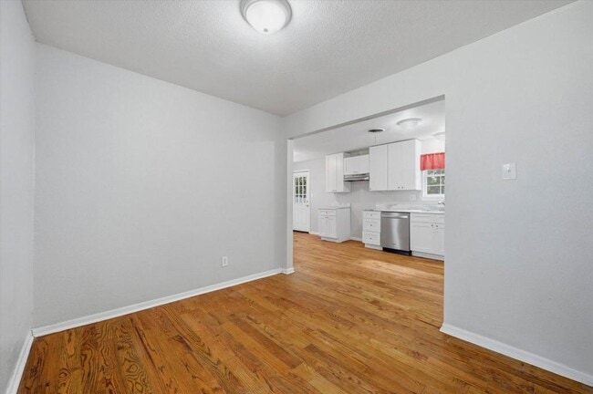 Building Photo - 2521 Hickory St