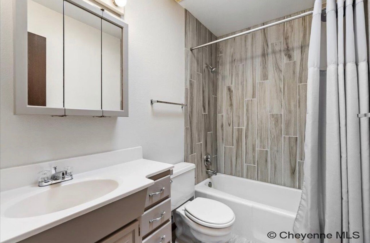 Building Photo - 1014 E 25th St