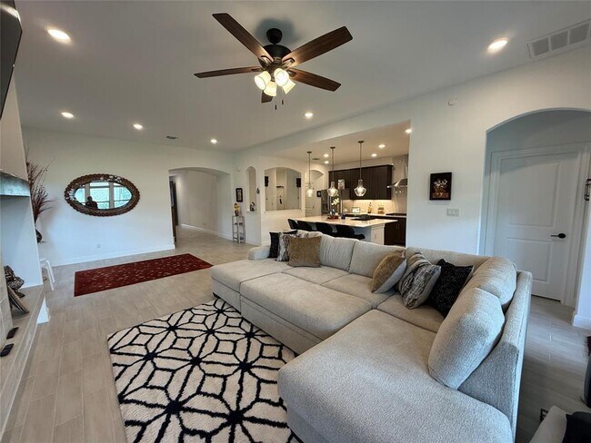 Building Photo - 5321 Texas Bluebell Dr