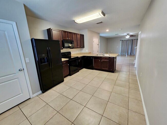 Building Photo - 335 Arbor Lakes Dr