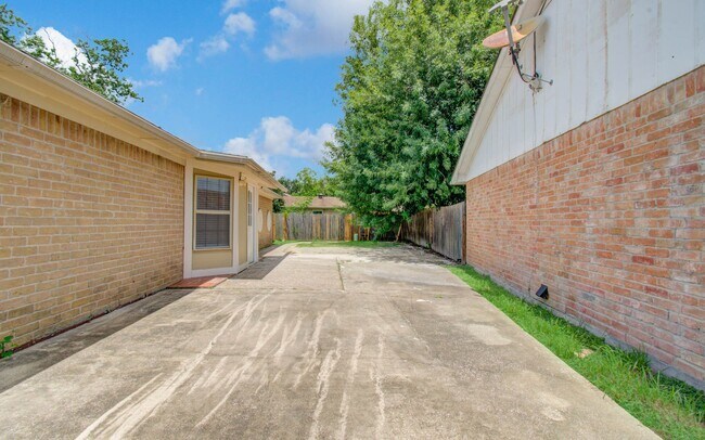 Building Photo - 10606 Beckfield Dr