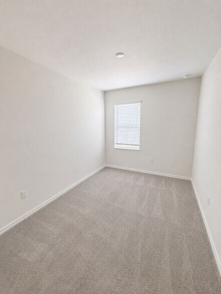 Building Photo - 2294 WASHINGTON PALM CT