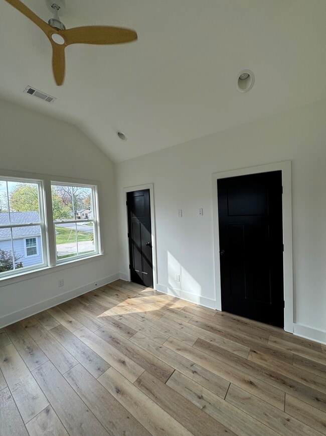 Building Photo - 509 Rosedale Ave