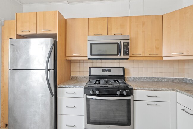 Building Photo - 37 64th St